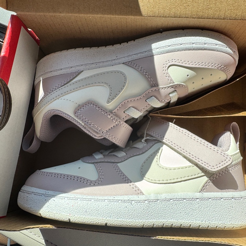 Nike court borough size 9c NEW in box sail brown